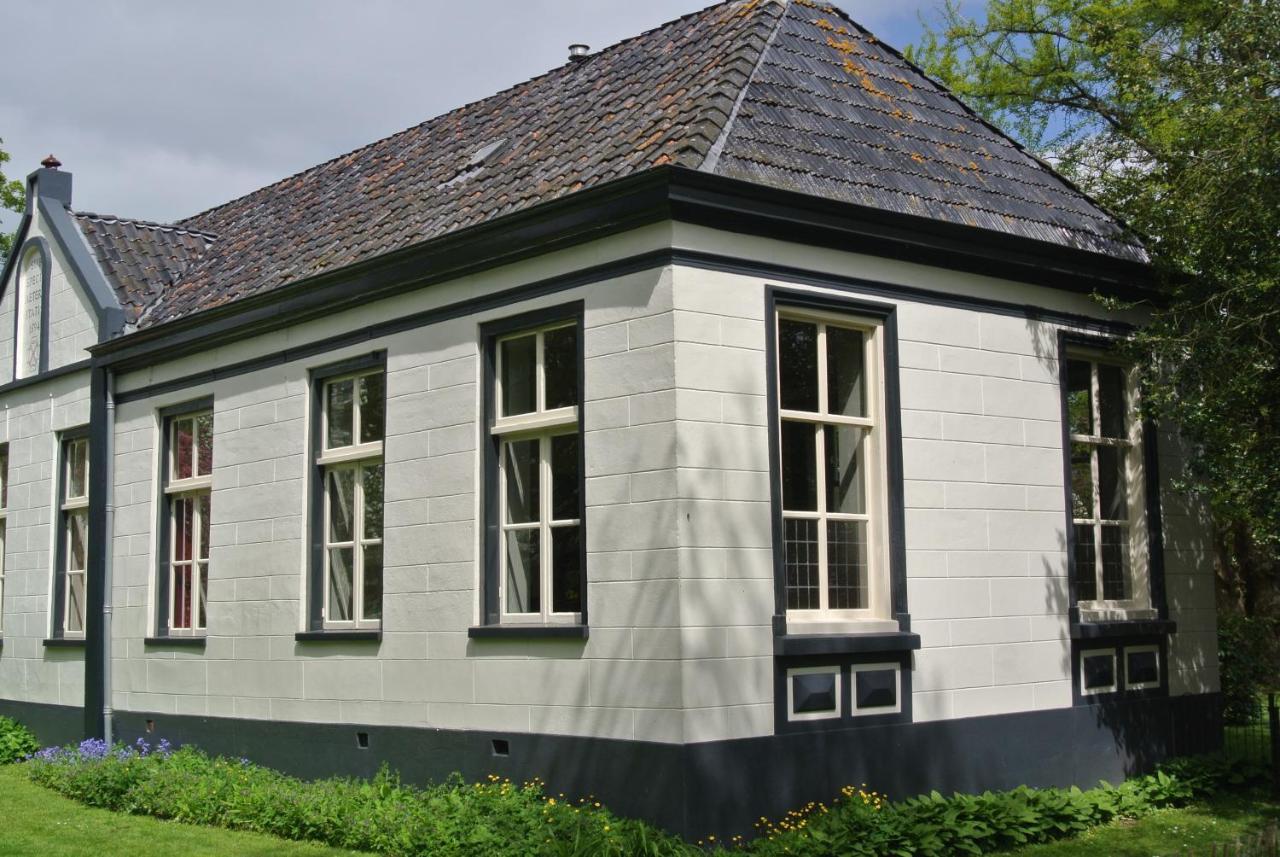 Pastorie Tijdverblijf Zuidhorn Exterior photo