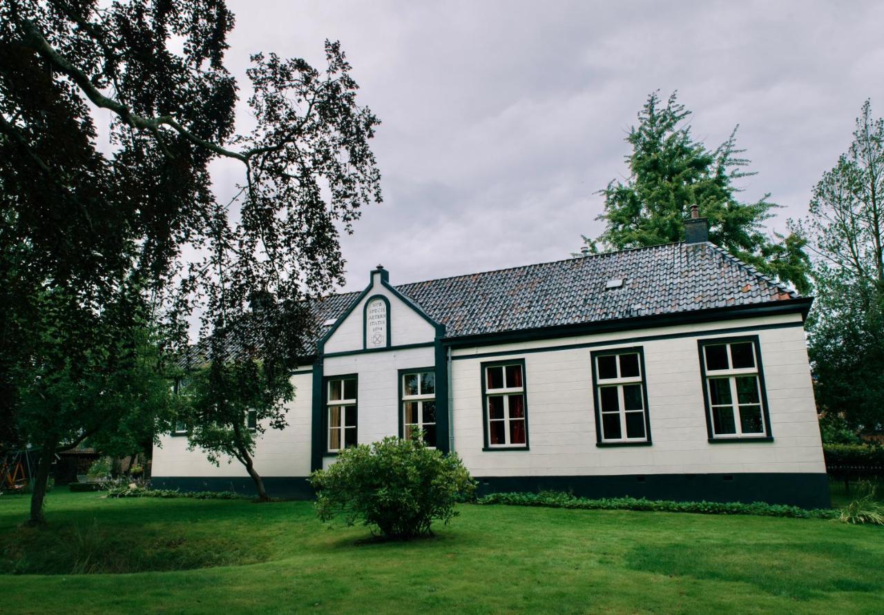 Pastorie Tijdverblijf Zuidhorn Exterior photo